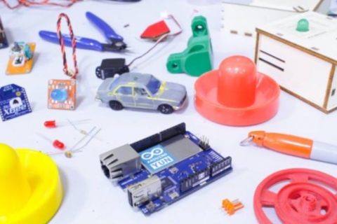 ‘Arduino’ สมองกลอัจฉริยะราคาประหยัด เชื่อมต่ออุปกรณ์ดิจิทัลให้เหล่าเมกเกอร์มือใหม่