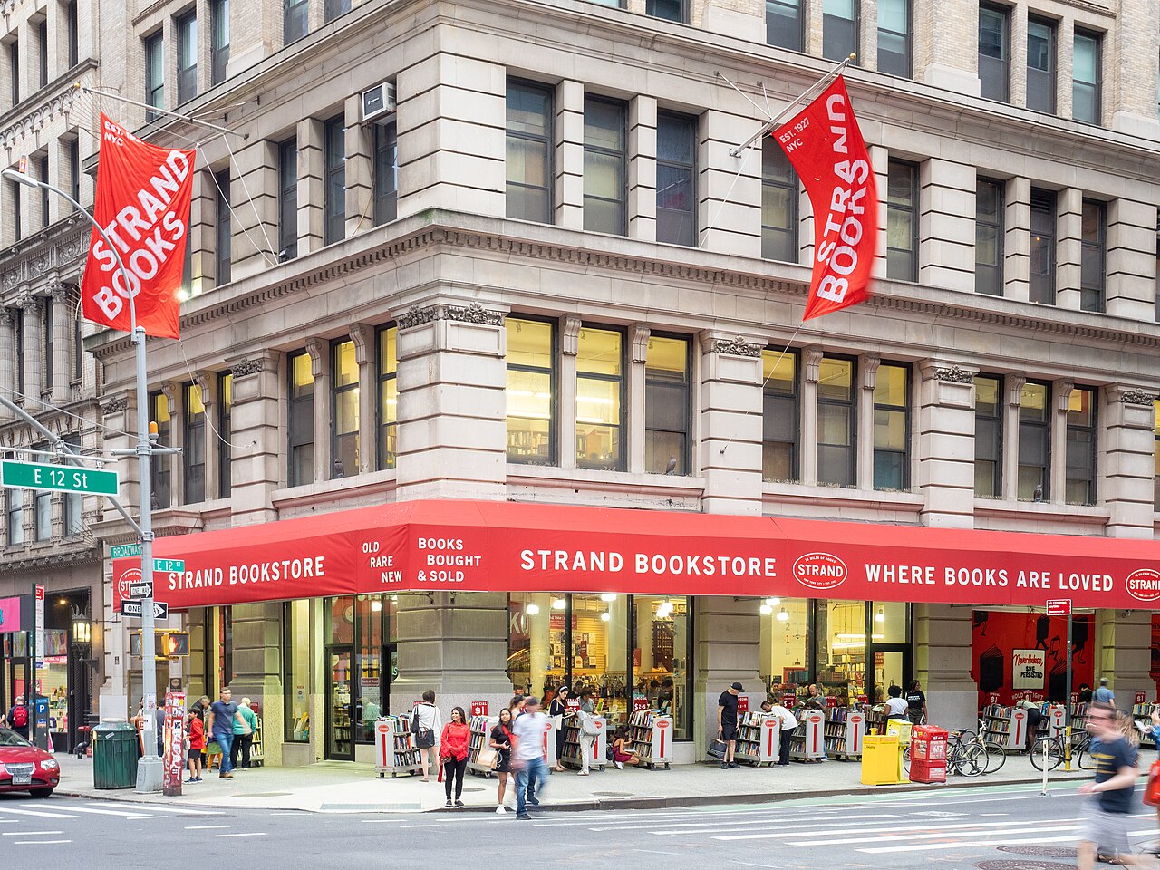 1280px-Strand_Bookstore_(48072652191).jpg